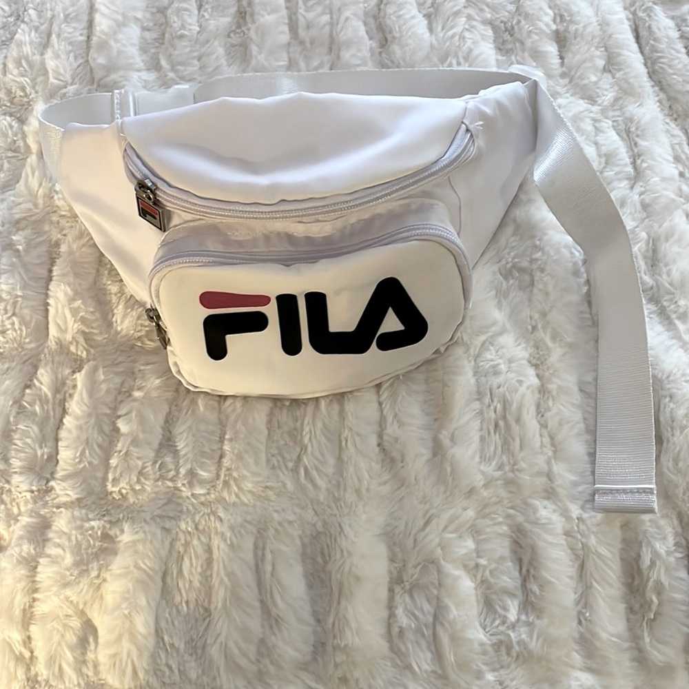 FILA white belt bag 💼